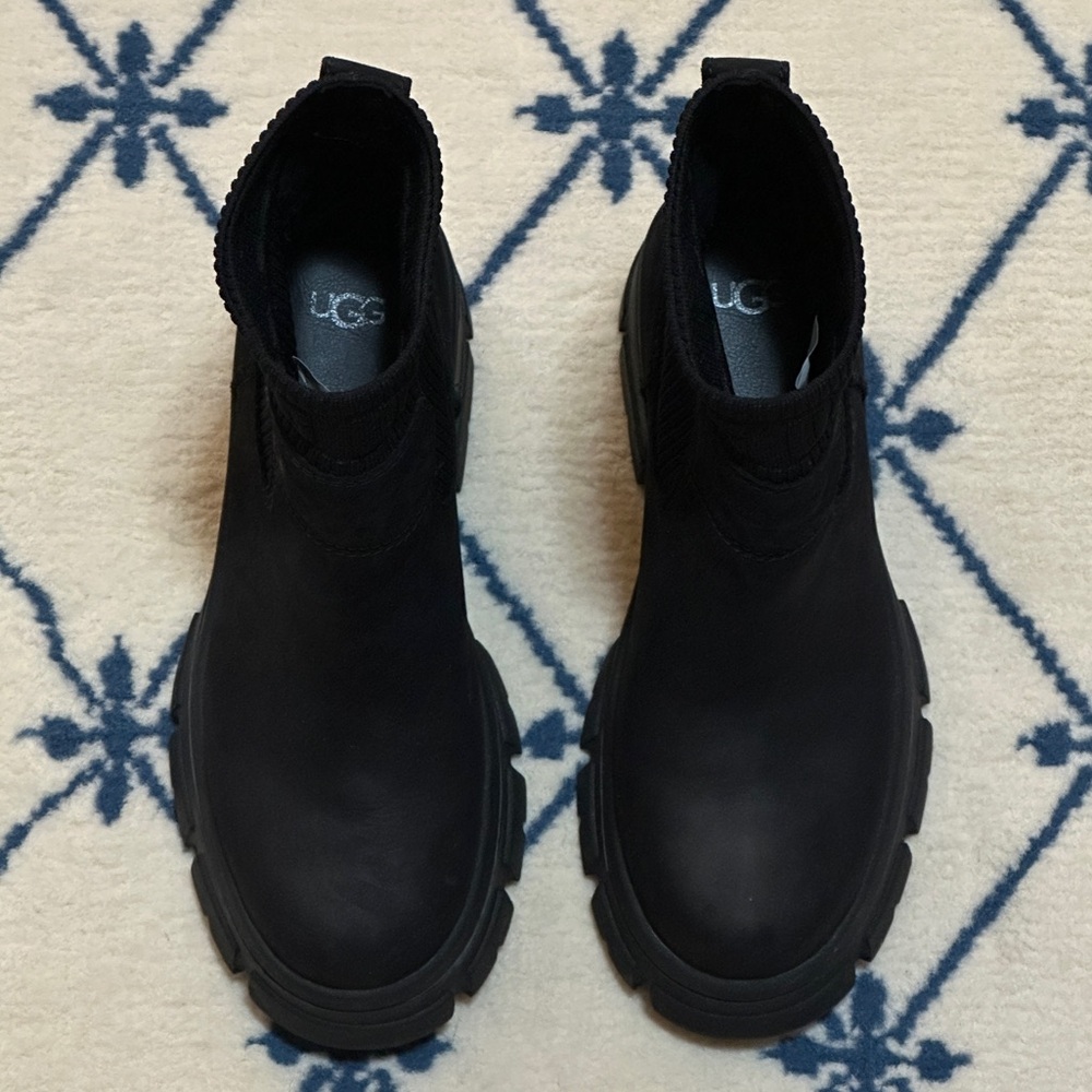 UGG Brooklyn Chelsea Boot - Black - Picture 2 of 5